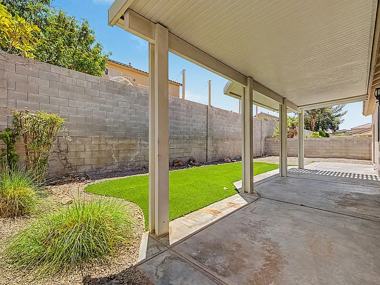 571 Kavanagh Pl — Photo 33