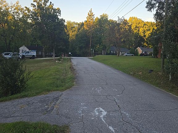 4th image of 17 Melvin Dr