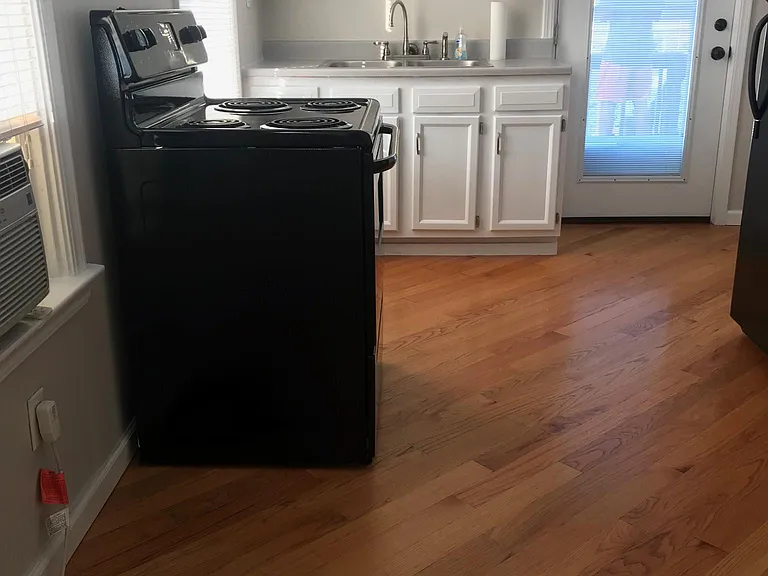 131 Ward Ave #1 — Photo 5