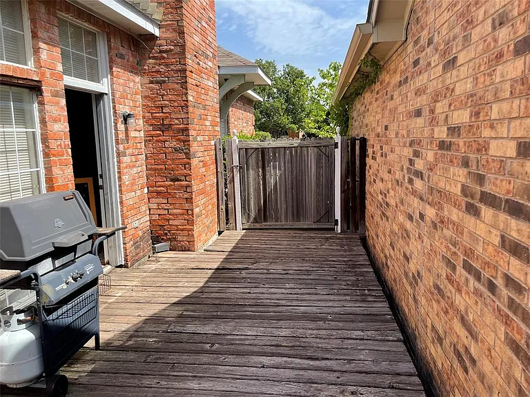 1330 Overlook Dr — Photo 28