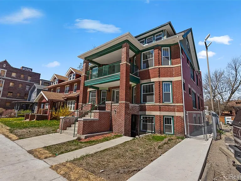 70 Clairmount St #2B — Photo 1