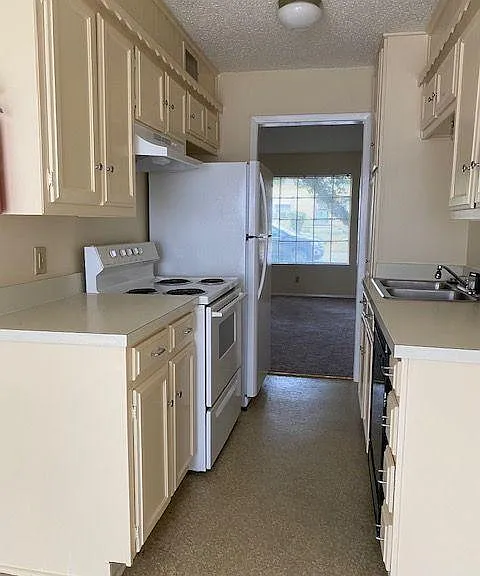 5836 Locke Ave #200 — Photo 9
