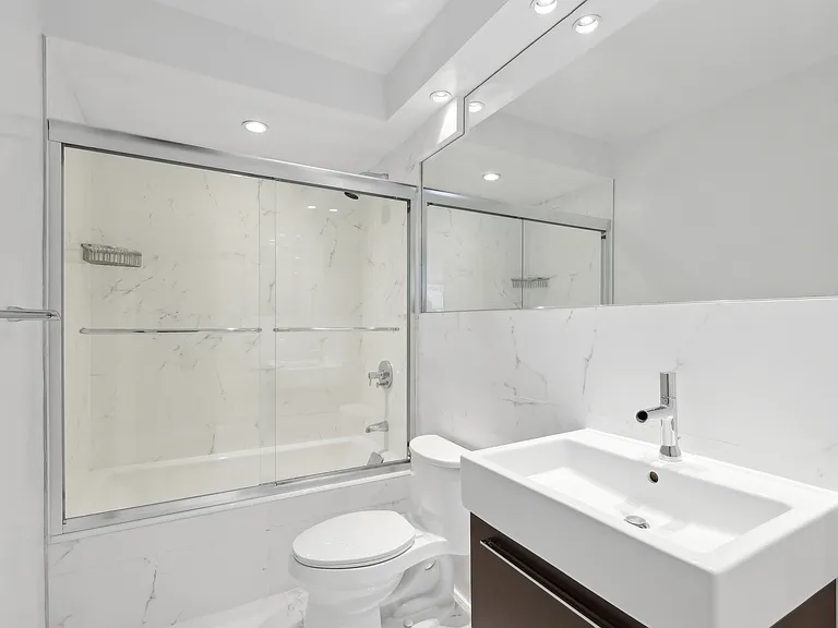 330 W 58th St #16K — Photo 9