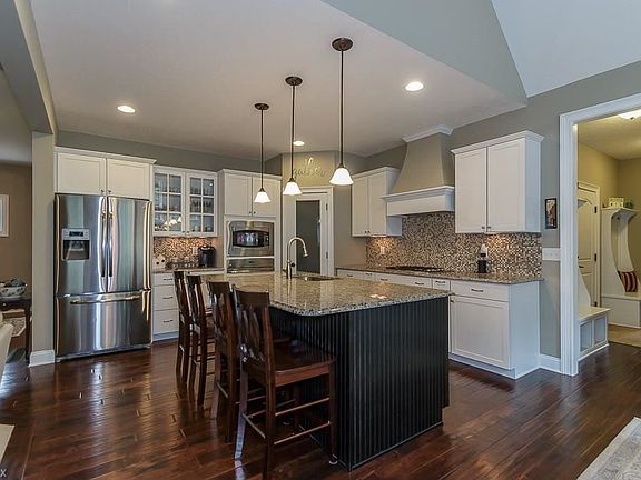 4th image of 8088 Butler Hill Dr