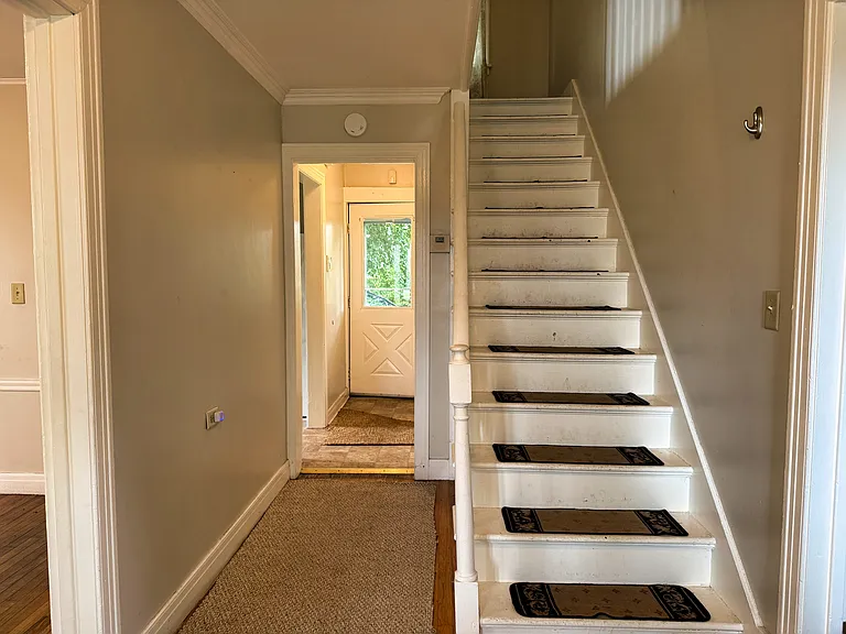 137 Warren St — Photo 6