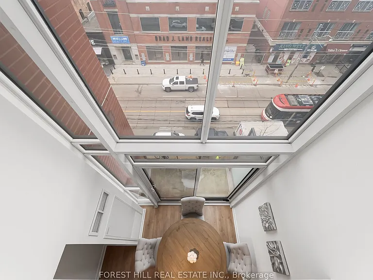 775 King St W #425 — Photo 18