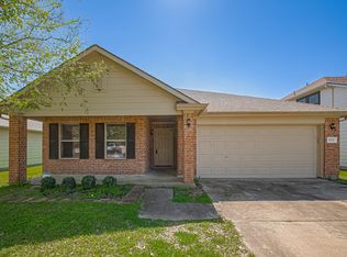 5322 Cinnamon Lake Dr, Baytown, TX 77521