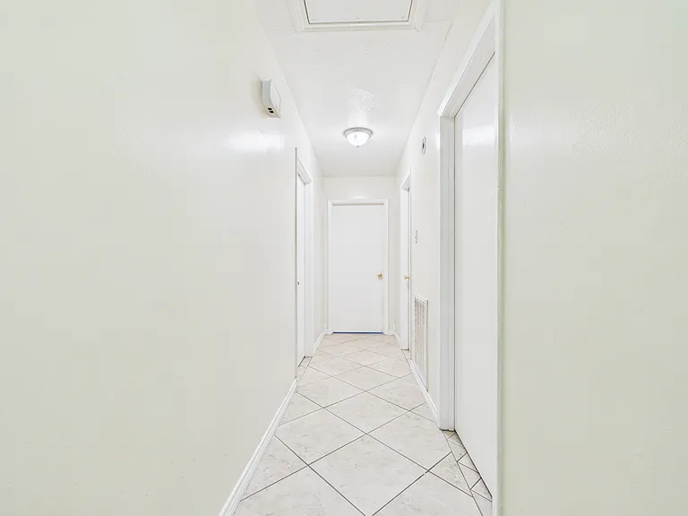 1813 Langford St — Photo 16