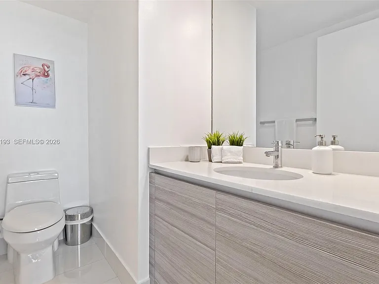 121 NE 34th St #1008 — Photo 23