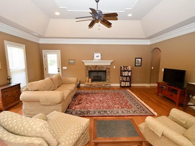 2225 Barkley Crest Ln — Photo 6
