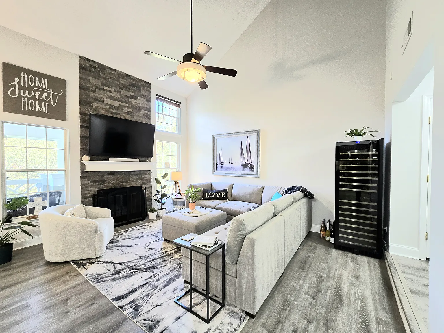 2 bed, 1022 sqft, $2,700 — Photo 3
