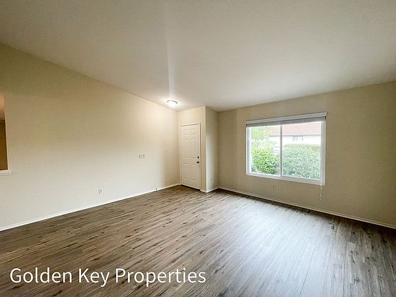 2nd image of 4866 Gardenia St