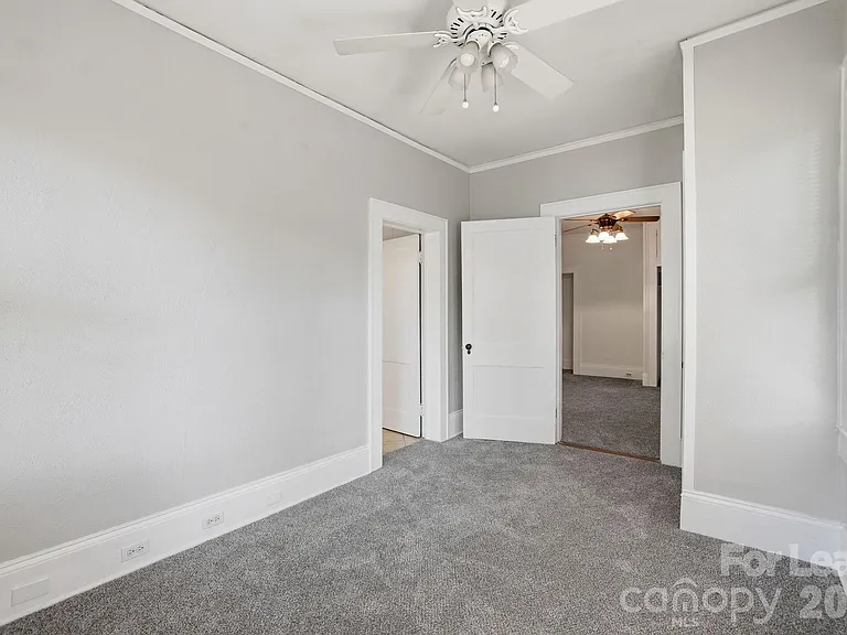 525 W 3rd Ave — Photo 16