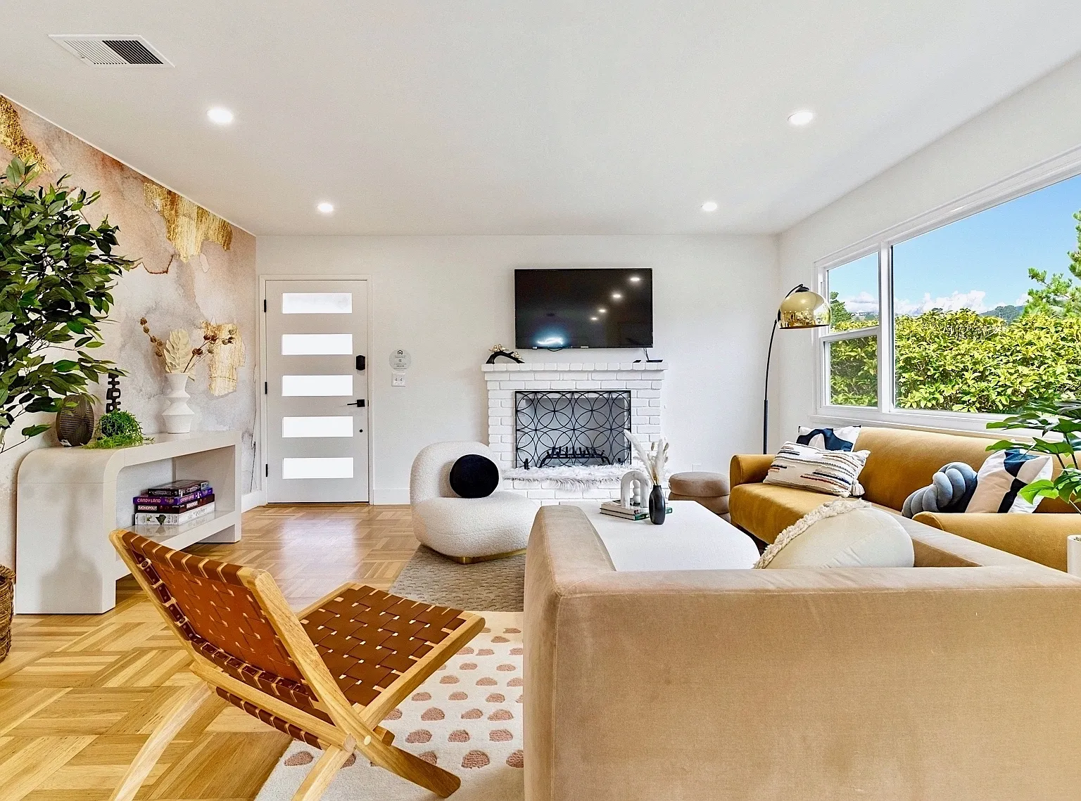4 bed, 2.5 bath, 1520 sqft, $11,000 — Photo 4