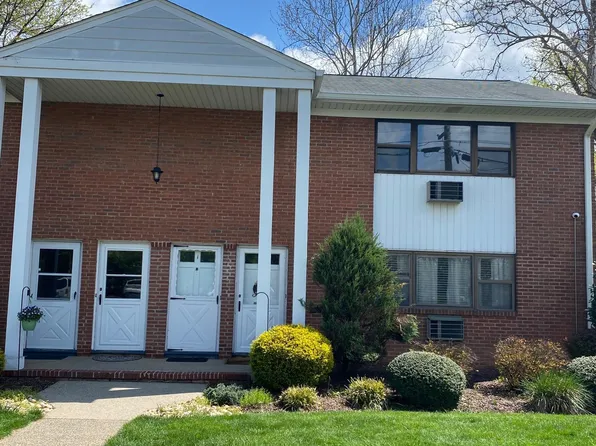 1 Colonial Dr, Little Falls, NJ