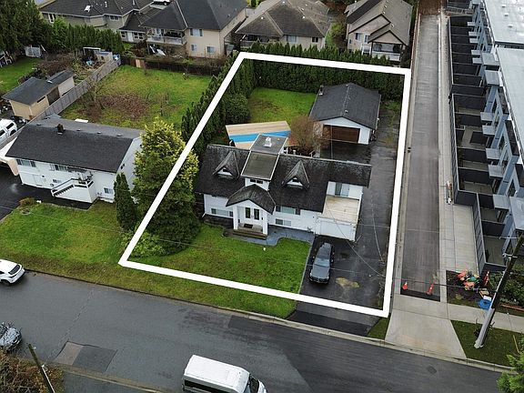 3rd image of 810 Catherine Ave
