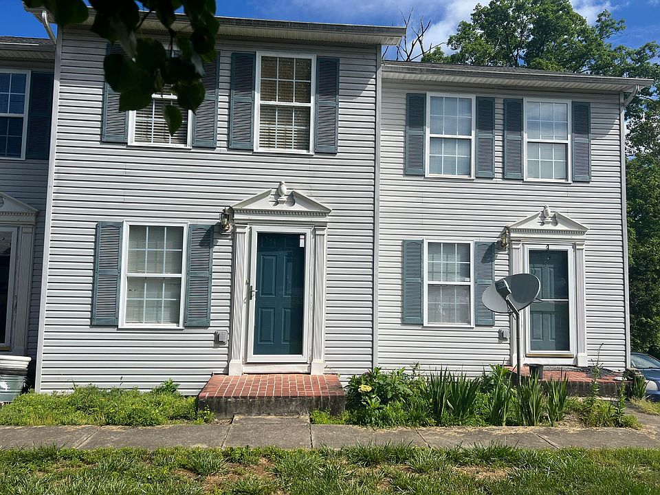 2nd image of 225 Hunter Hills Cir APT 6