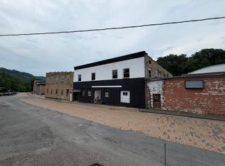 205 Riverview Dr, Sutton, WV 26601