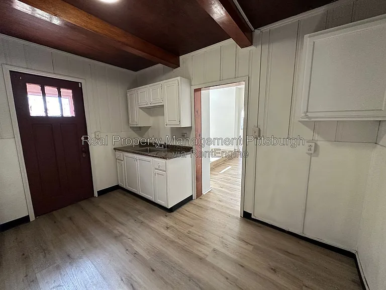 208 Rolfe St — Photo 6