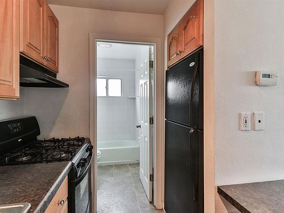 2nd image of 3850 Park Ave APT 4