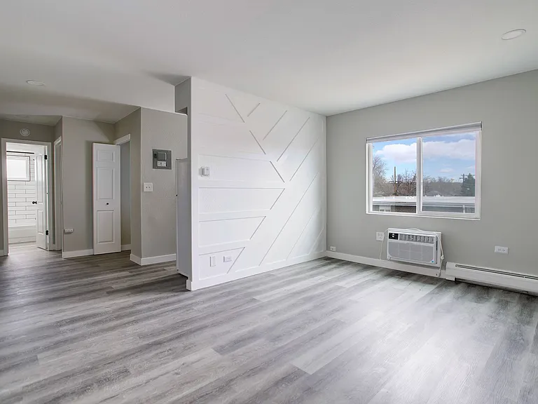 1 and 2 Bedroom Modern Renovated Living with a Community Courtyard & Dog Park in North Denver — Photo 25