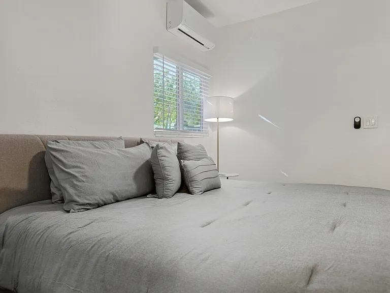 48 S Catalina St — Photo 11