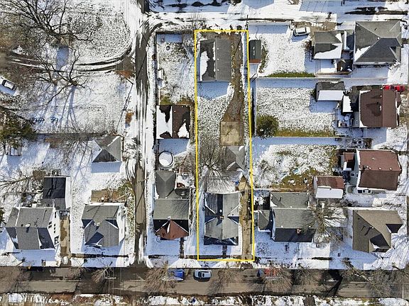 4th image of 121 W Lincoln Ave