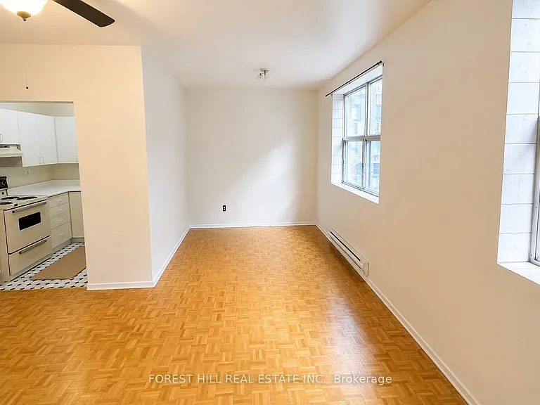126 Dundas St E #301 — Photo 10