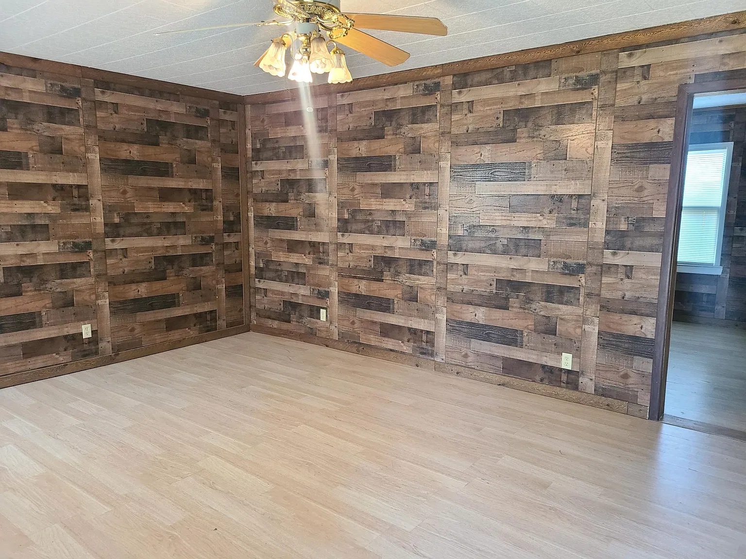 3 bed, 1360 sqft, $1,400 — Photo 2