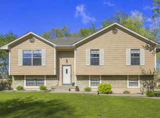 208 NW Garden St, Grain Valley, MO 64029