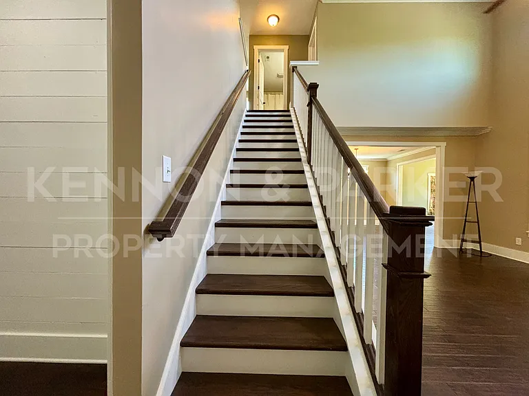 203 Westover St — Photo 14