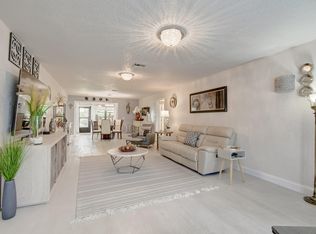 9795 Pecan Tree Dr APT B, Boynton Beach, FL 33436