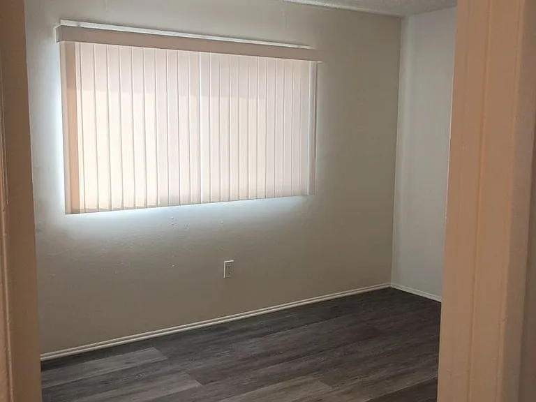 508 S Victoria Ave — Photo 13