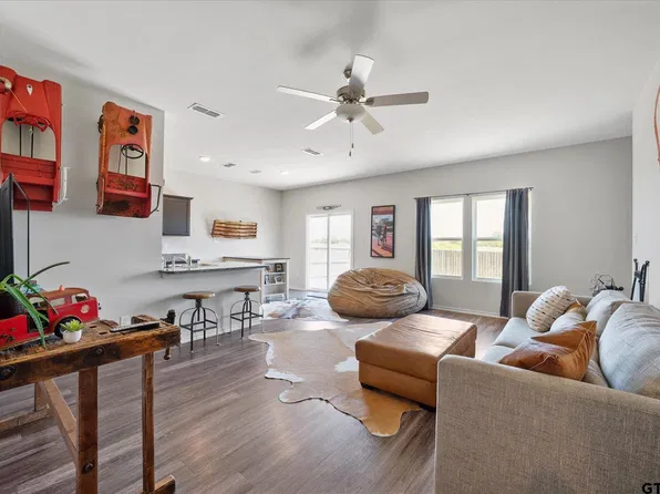 973 Martin St, Chandler, TX 75758