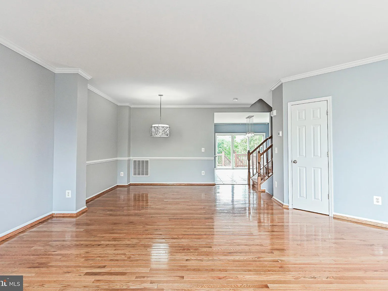 4 bed, 3.5 bath, 2300 sqft, $3,500 — Photo 3