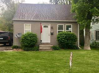 1114 32nd St NE, Cedar Rapids, IA 52402