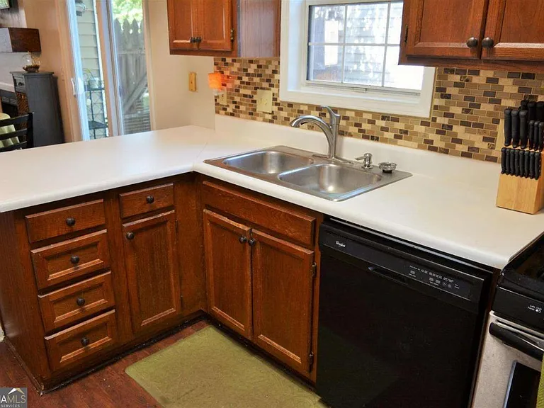 2741 Saint Charles Ln NW — Photo 9