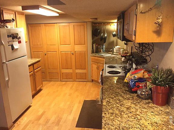 3rd image of 6028 Ewing Ave S