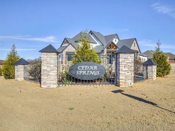 10037 Ratliff Dr, Claremore, OK 74017