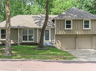 9812 W 100th St, Overland Park, KS 66212