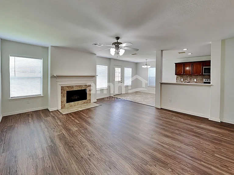 26949 Carriage Manor Ln — Photo 8