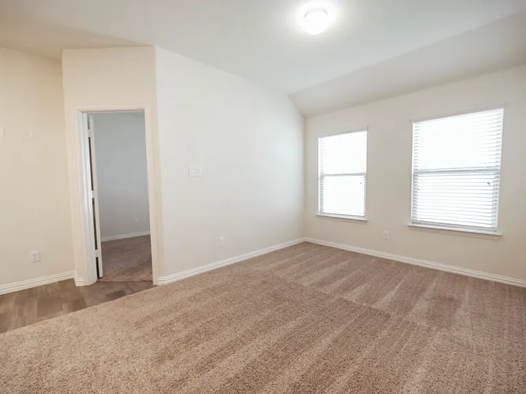 816 Blackhawk Dr — Photo 10