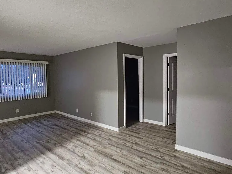 680 & 690 Lawrence St — Photo 2
