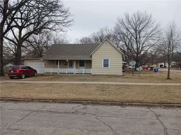 202 W Prairie Ave, Girard, KS 66743