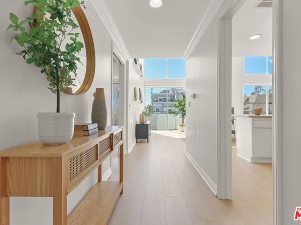 1164 Wellesley Ave APT 302, Los Angeles, CA 90049