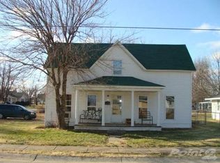 443 S Clay St, Marshfield, MO 65706