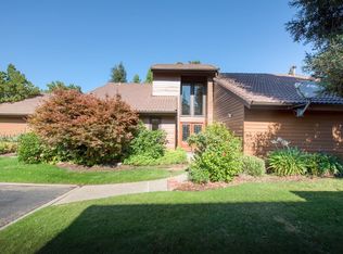 2027 W Barstow Ave, Fresno, CA