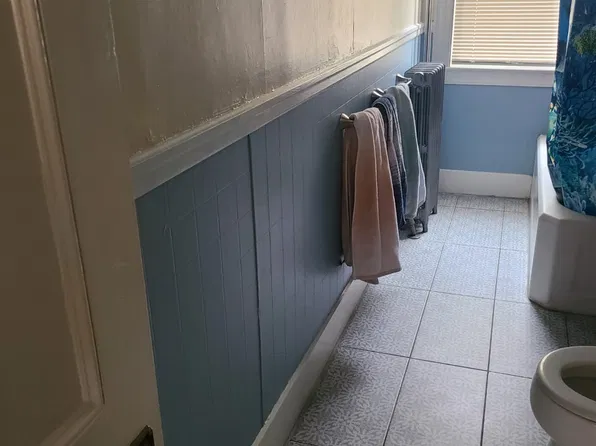 174 Ash St #2F, Lewiston, ME 04240