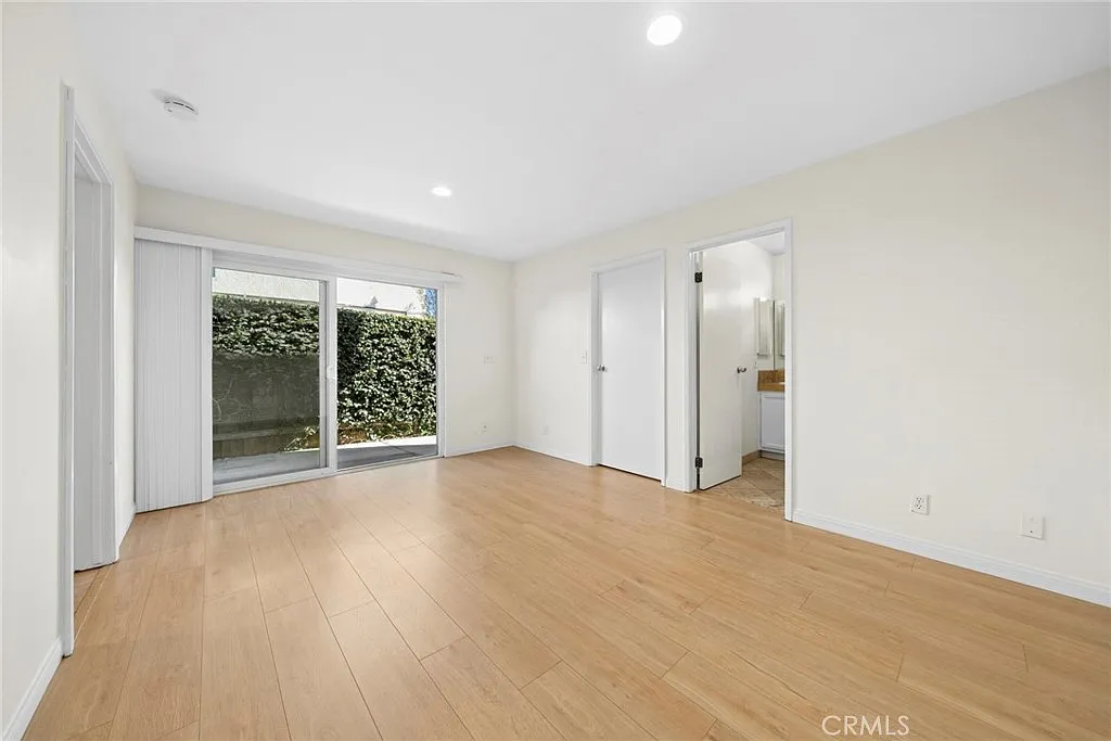 Building Photo - 221 Cabrillo St #C