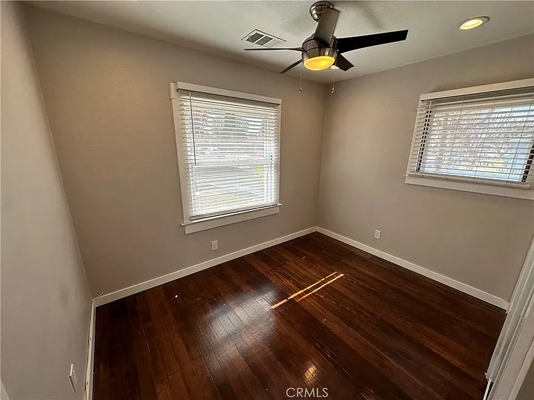 633 W Maple Ave — Photo 20
